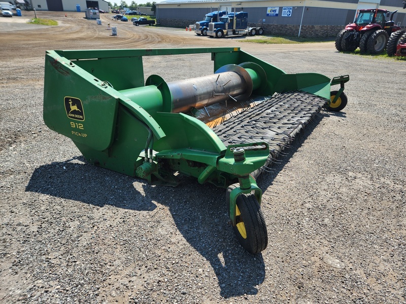 Combines & Harvesting Equipment  John Deere 912 Pickup Head  Photo