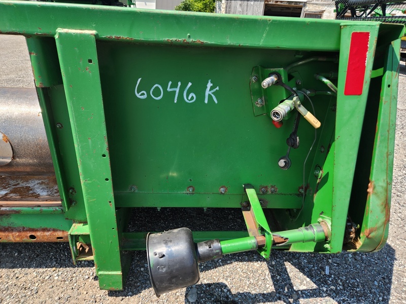 Combines & Harvesting Equipment  John Deere 912 Pickup Head  Photo
