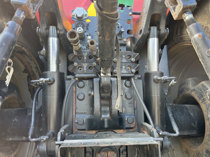 Case Magnum 305 Tractor for sale 