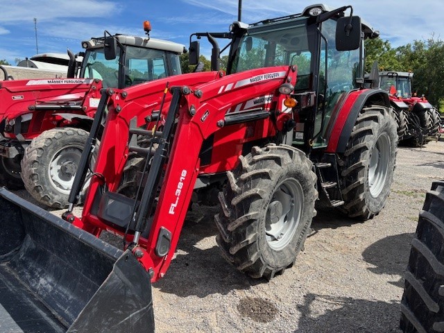 Massey Ferguson MF5711 Global Tractor