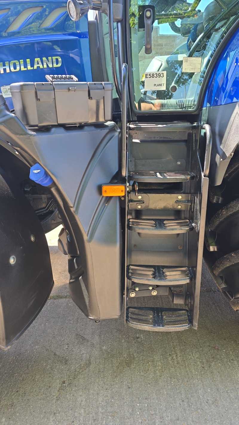New Holland T7.315 Blue Power Tractor for sale 