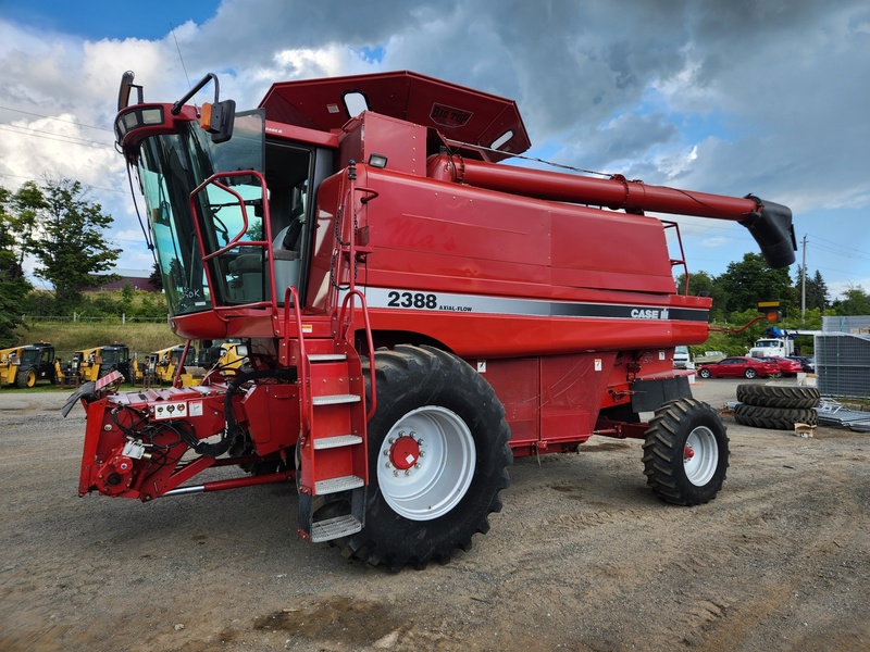Case IH 2388 Combine  