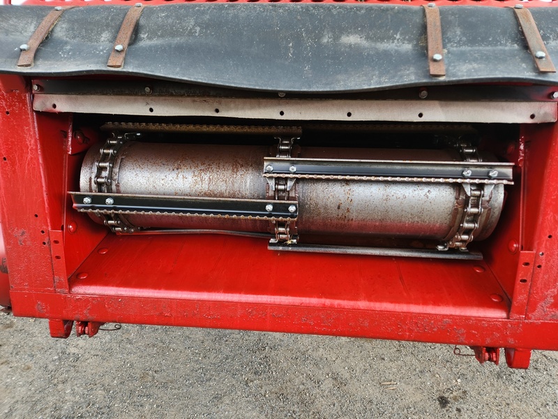 Combines & Harvesting Equipment  Case IH 2388 Combine   Photo