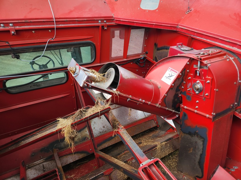 Combines & Harvesting Equipment  Case IH 2388 Combine   Photo