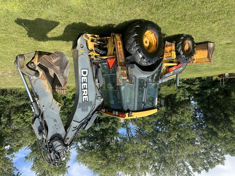 John Deere 410J TC Tractor Loader Backhoe for sale 