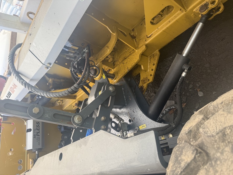 Metal Pless MAXXPRO 10-26 LE Snow Plow for sale 