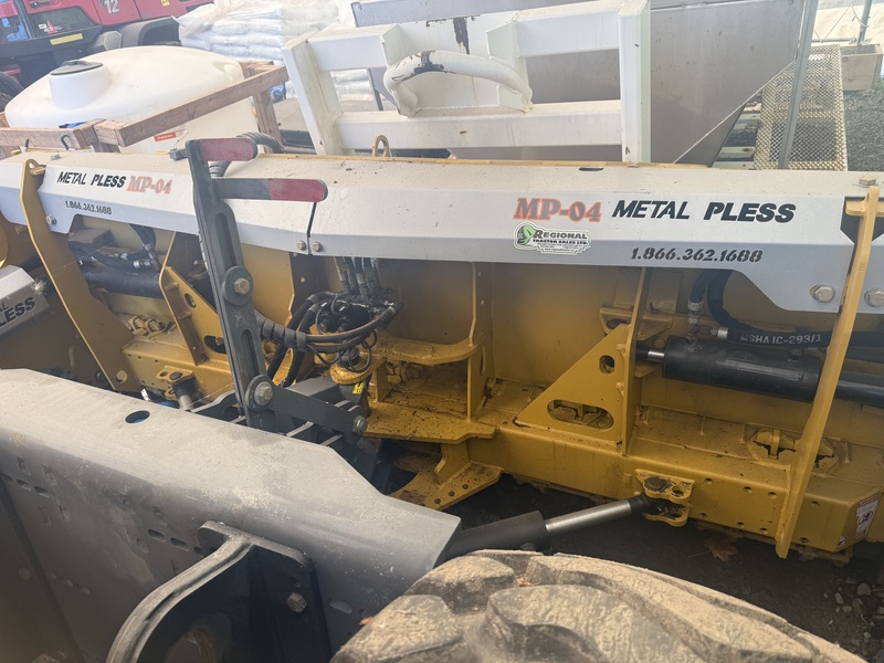 Metal Pless MAXXPRO 10-26 LE Snow Plow for sale 