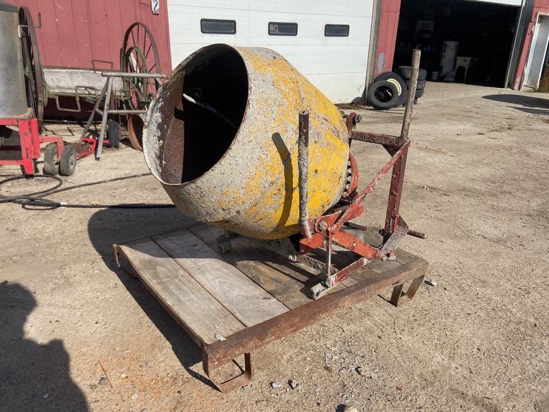 Construction  Teagle Cement Mixer Photo