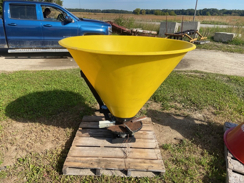 Chemical/Fertilizer Application  Faza Fertilizer Spreader - 3PT Photo