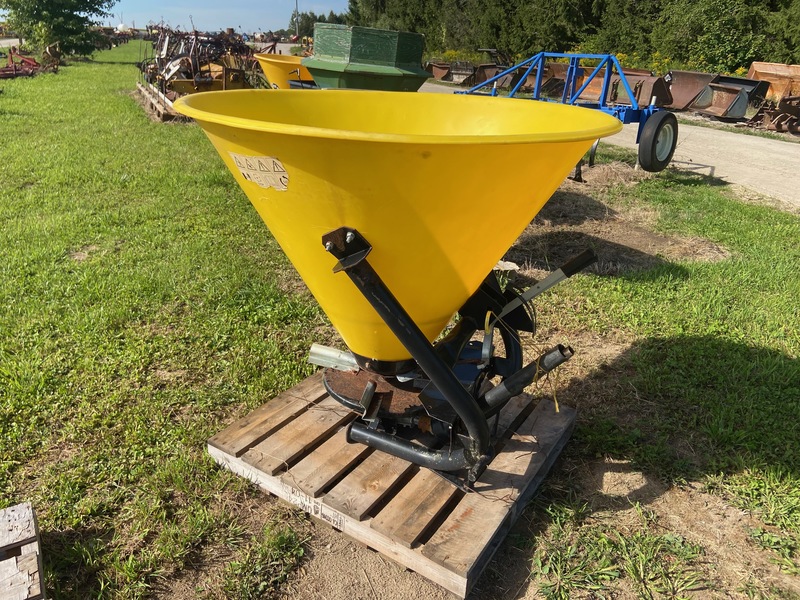 Chemical/Fertilizer Application  Faza Fertilizer Spreader - 3PT Photo