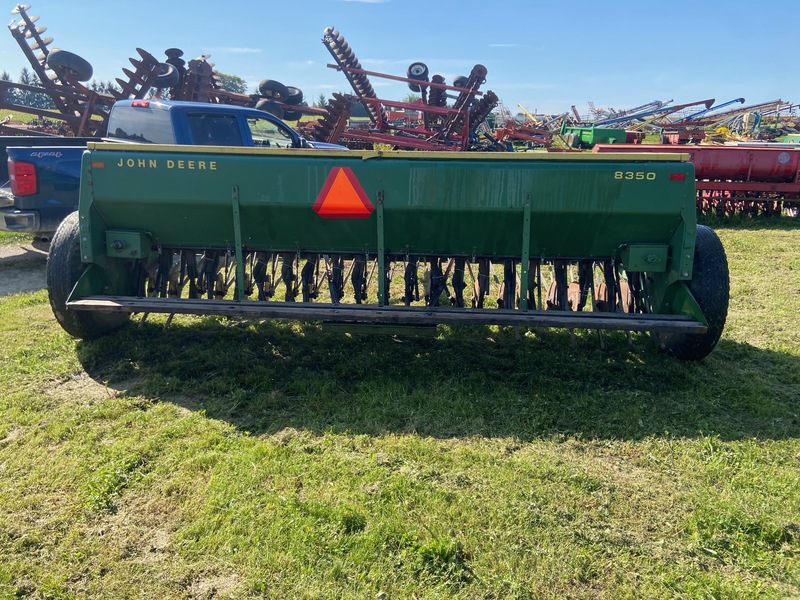 Chemical/Fertilizer Application  John Deere Grass Fertilizer - Model 8350 Photo