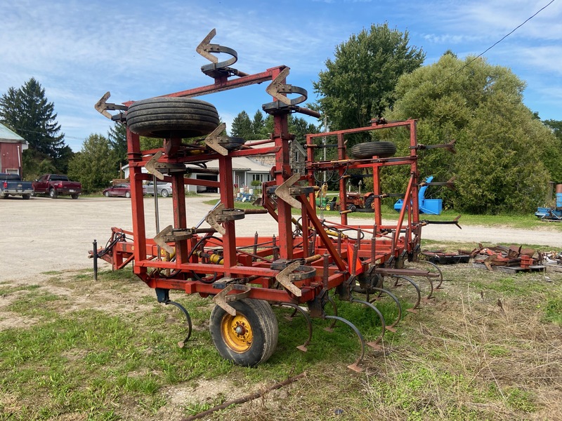 Tillage - Cultivators  Morris Challenger Cultivator - 25FT Photo