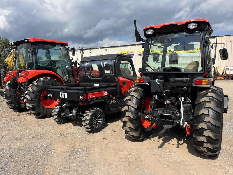 Kioti DK5320 Cab Loader Tractor 