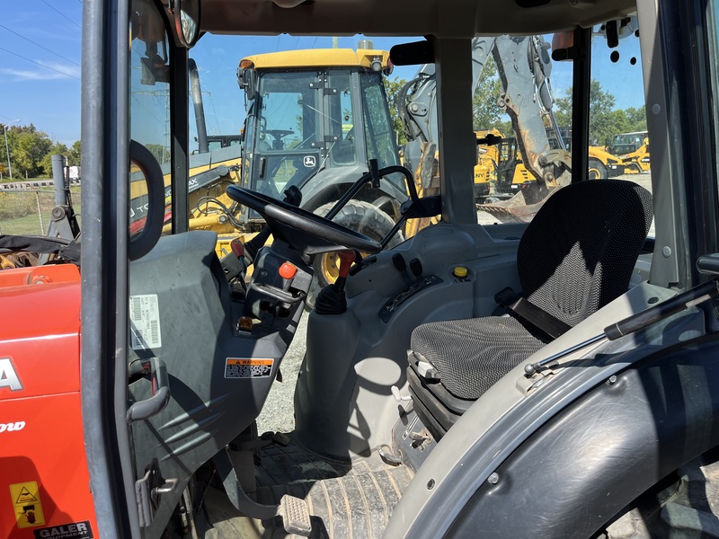 Kubota M7040 Loader Tractor for sale 
