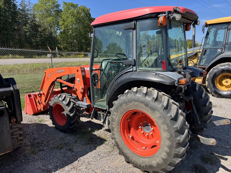 Kubota M7040 Loader Tractor for sale 