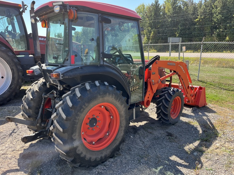 Kubota M7040 Loader Tractor for sale 