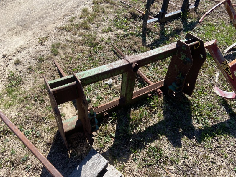 Attachments  John Deere 2 Prong Spear Photo