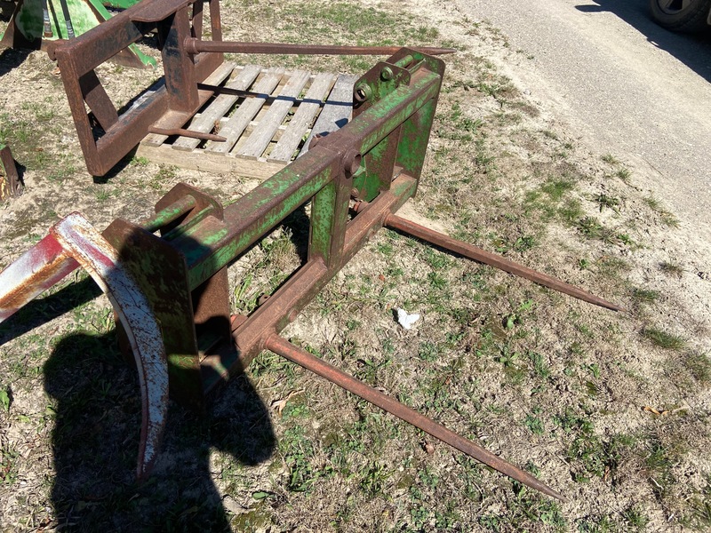 Attachments  John Deere 2 Prong Spear Photo