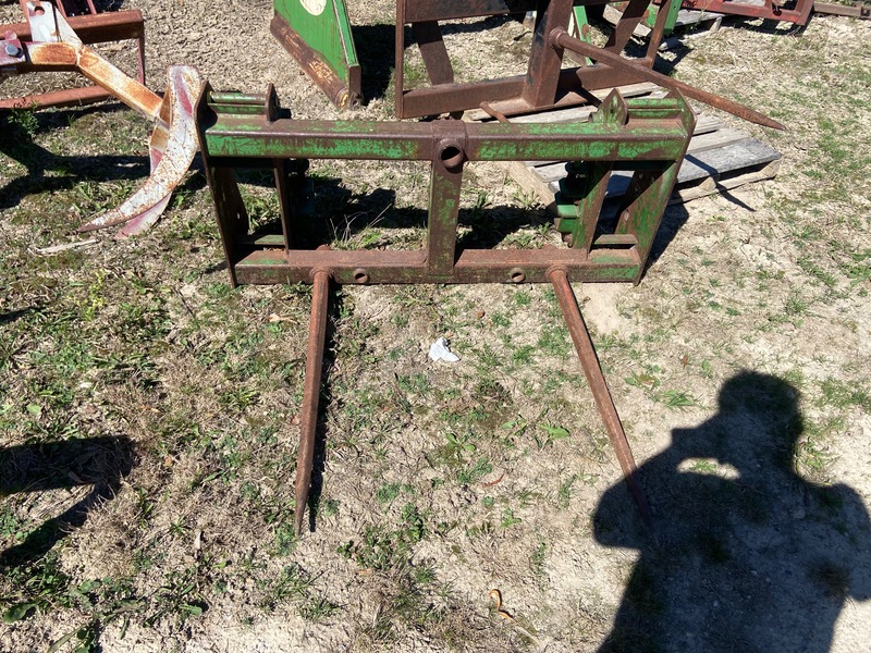 Attachments  John Deere 2 Prong Spear Photo
