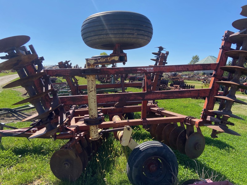 Tillage - Discs  Krause Disc - 18' Photo