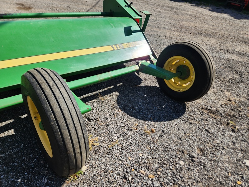 Mowers  John Deere 115 Flail Mower  Photo