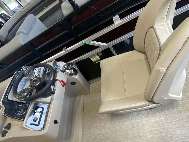 Boats  2023 LEGEND Q-SERIES LE 19 CRUISE - HULL ONLY! Photo