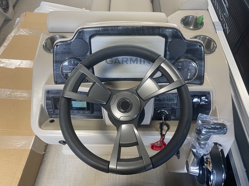 Boats  2023 LEGEND Q-SERIES LE 19 CRUISE - HULL ONLY! Photo