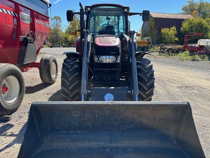 Tractors  Case IH Farmall 115U Tractor & Loader Photo