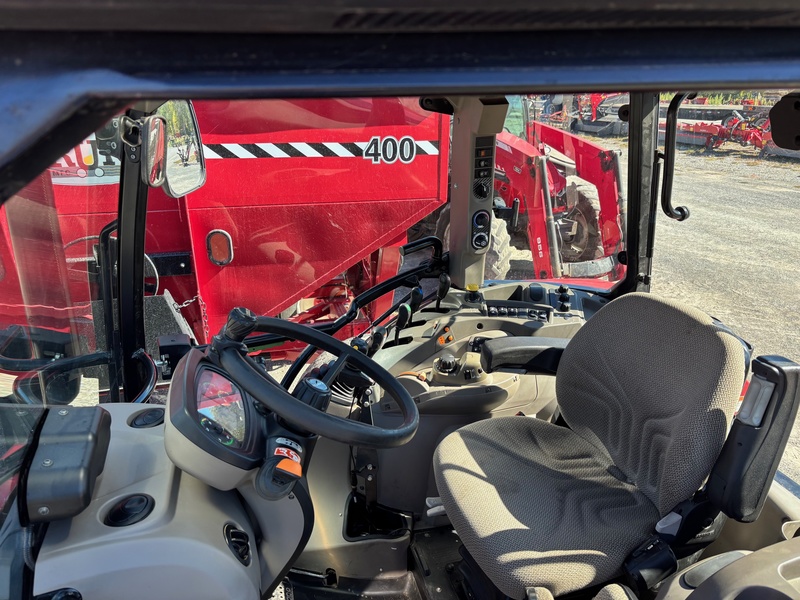 Tractors  Case IH Farmall 115U Tractor & Loader Photo