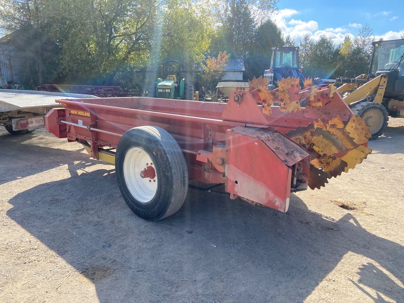 NH 518 Manure Spreader