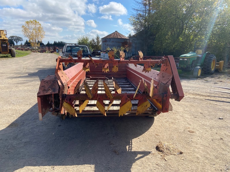 Manure Equipment  NH 518 Manure Spreader Photo