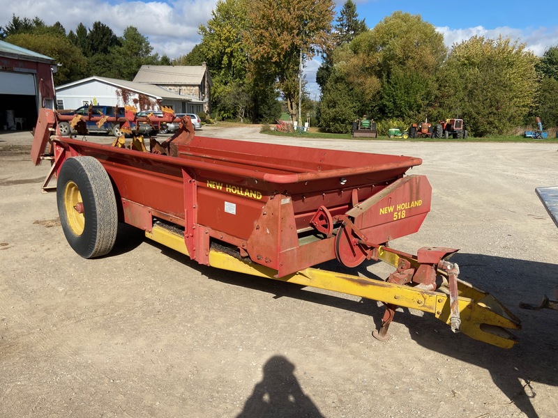 Manure Equipment  NH 518 Manure Spreader Photo