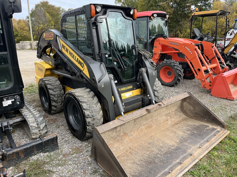 New Holland L225 Skid Steer Loader 