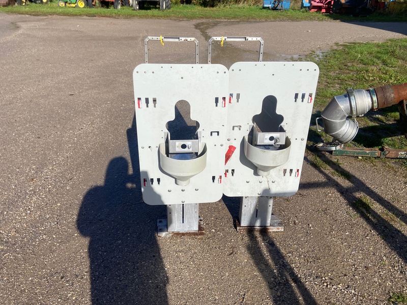 Hay/Forage/Livestock  Livestock Feeders Photo