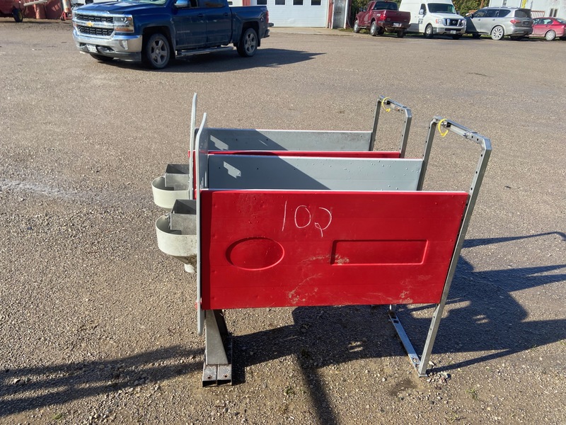 Hay/Forage/Livestock  Livestock Feeders Photo