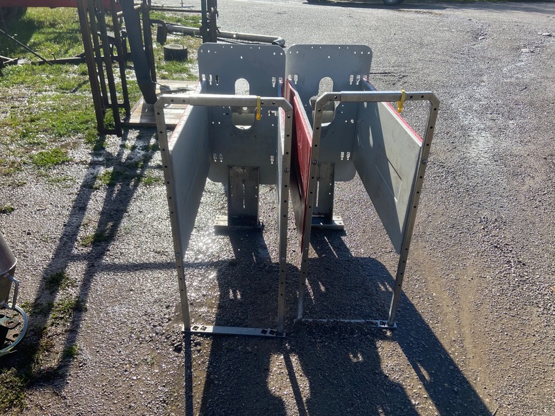 Hay/Forage/Livestock  Livestock Feeders Photo