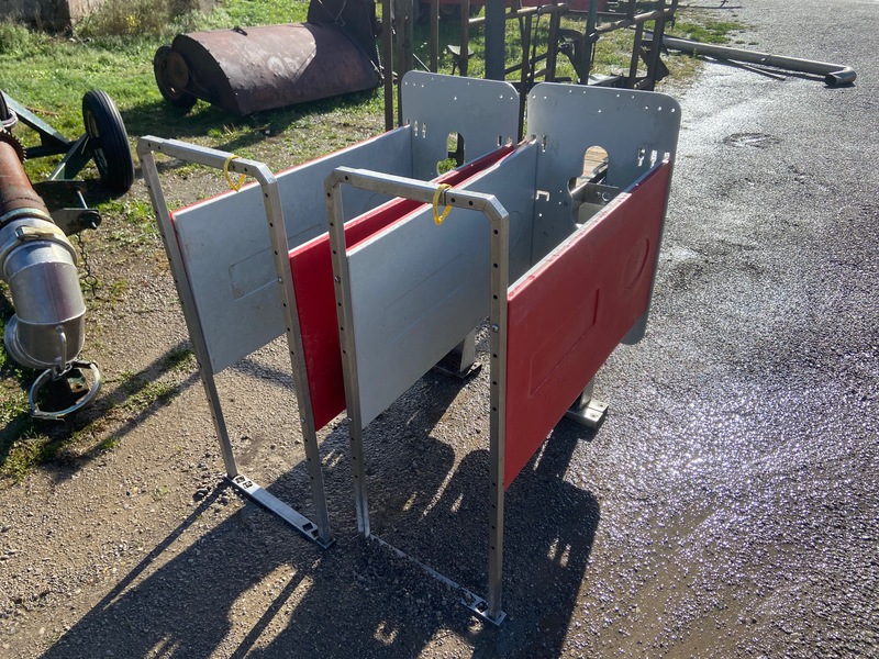 Hay/Forage/Livestock  Livestock Feeders Photo