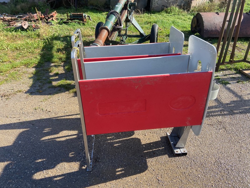 Hay/Forage/Livestock  Livestock Feeders Photo