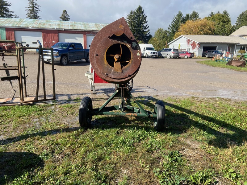 Manure Equipment  Husky Manure Pump - 6" x 10.5' Photo