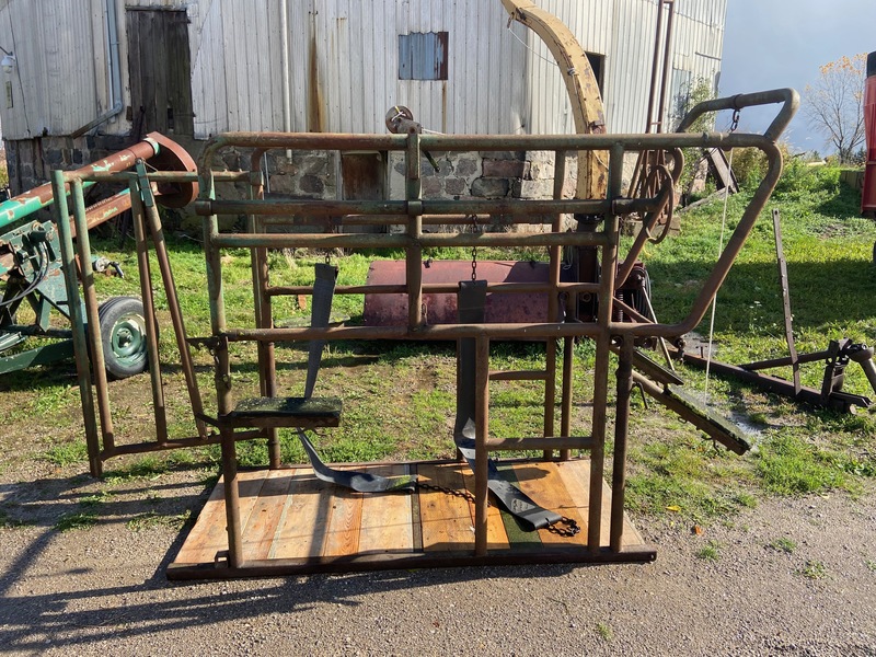 Hay/Forage/Livestock  Cattle Hoof Trimmer Photo