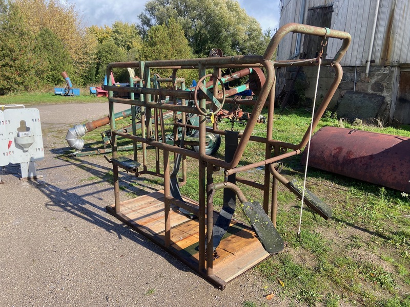 Hay/Forage/Livestock  Cattle Hoof Trimmer Photo