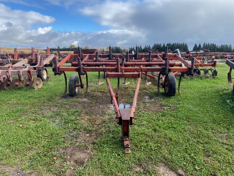 Tillage - Plows  Allis-Chalmers 1600 Chisel Plow Photo