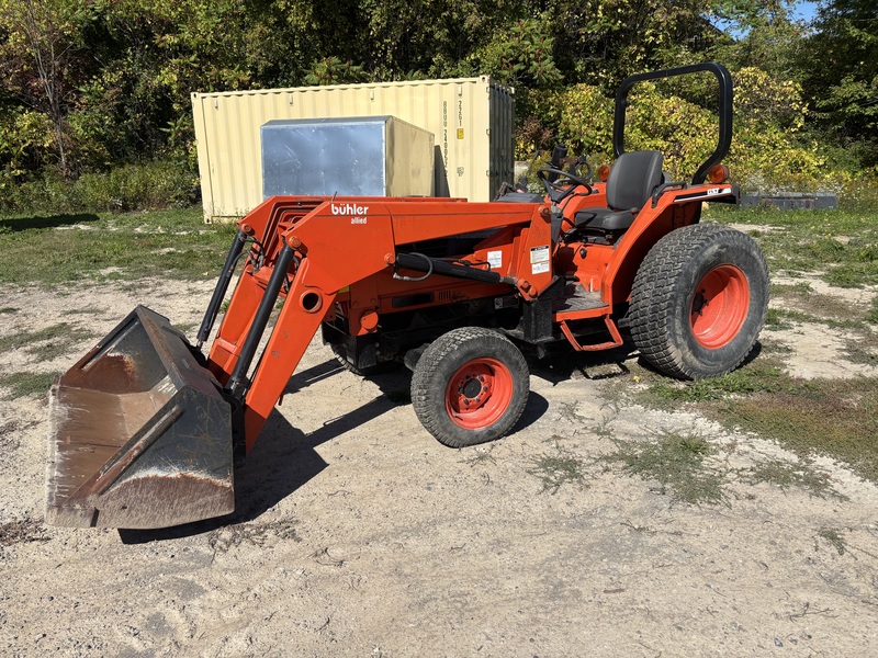Kubota L4610 Tractor Loader for sale 