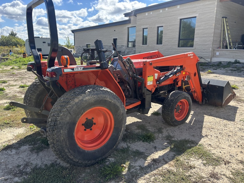 Kubota L4610 Tractor Loader for sale 