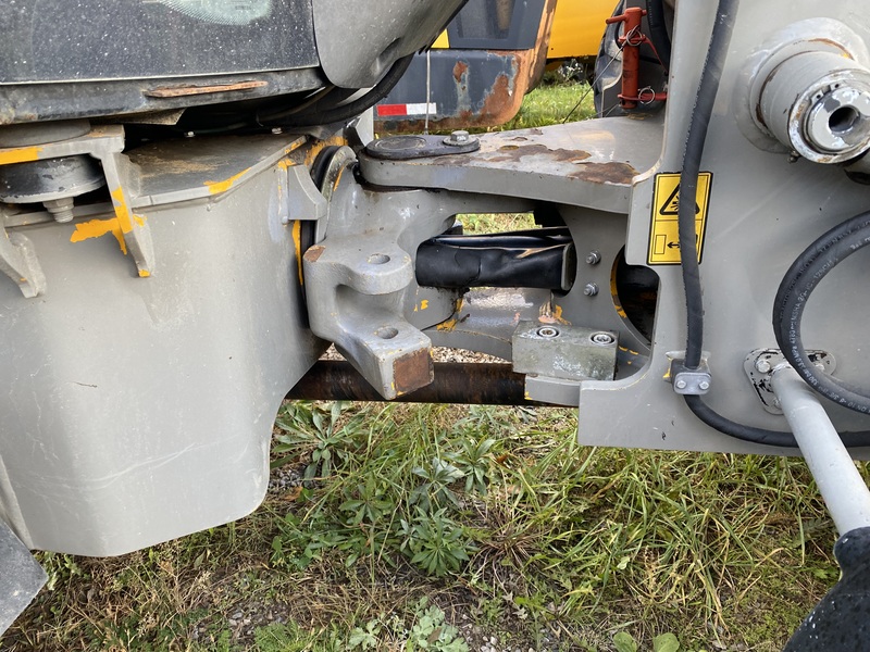 JCB 409 Compact Wheel Loader with plow 