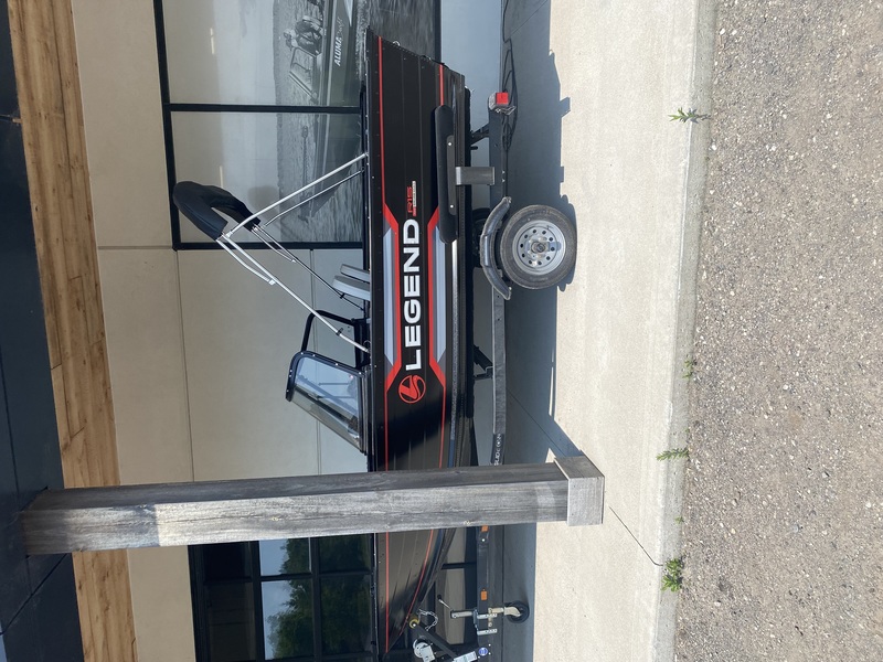 Boats  2026 Legend R15 Photo