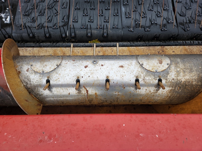 Combines & Harvesting Equipment  Case IH 1015 Pickup Head  Photo