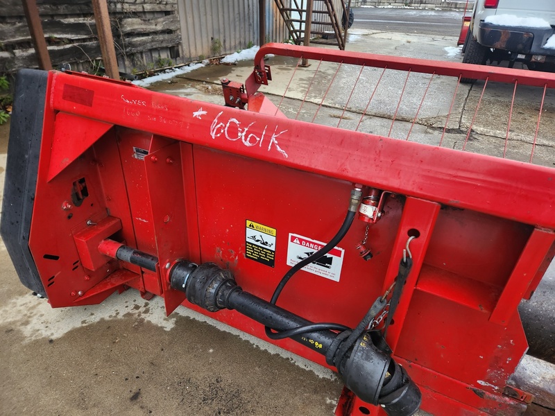 Combines & Harvesting Equipment  Case IH 1015 Pickup Head  Photo