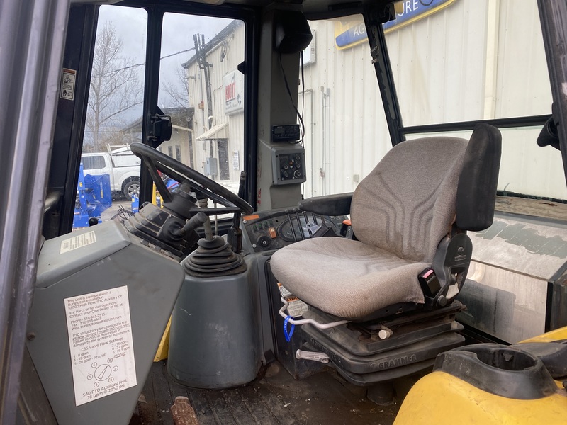 New Holland LV80 Industrial Tractor Loader w/plow