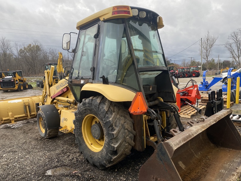 New Holland LV80 Industrial Tractor Loader w/plow